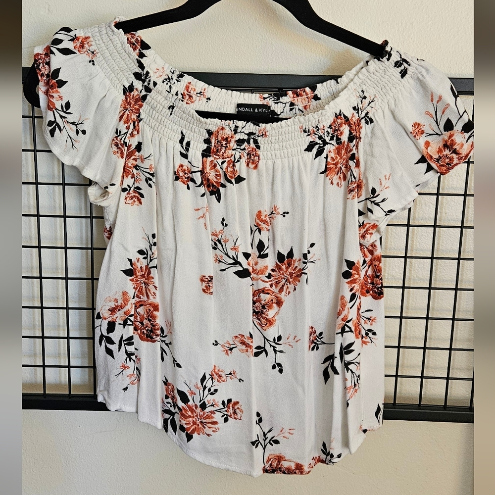 Kendall & Kylie Floral Off-Shoulder Blouse - White and Red